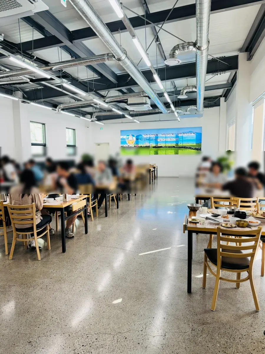 더도게장 매장 내부 전경