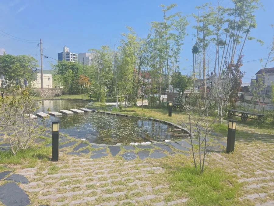 View around the entrance of Yangsando Gijang Yeonhwa Branch