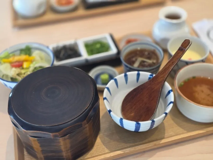 Full hitsumabushi set meal spread