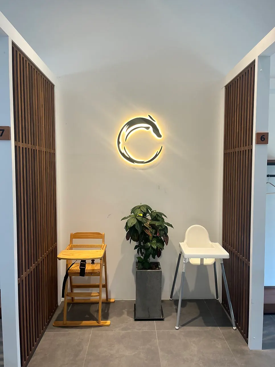Calm interior atmosphere of the restaurant