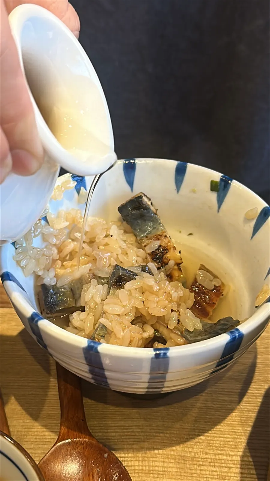 Hitsumabushi dengan kuah ocha dituang di atasnya