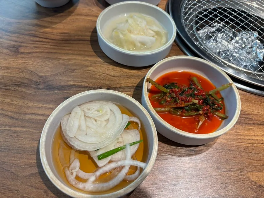 수제양념돼지갈비 정식 상차림