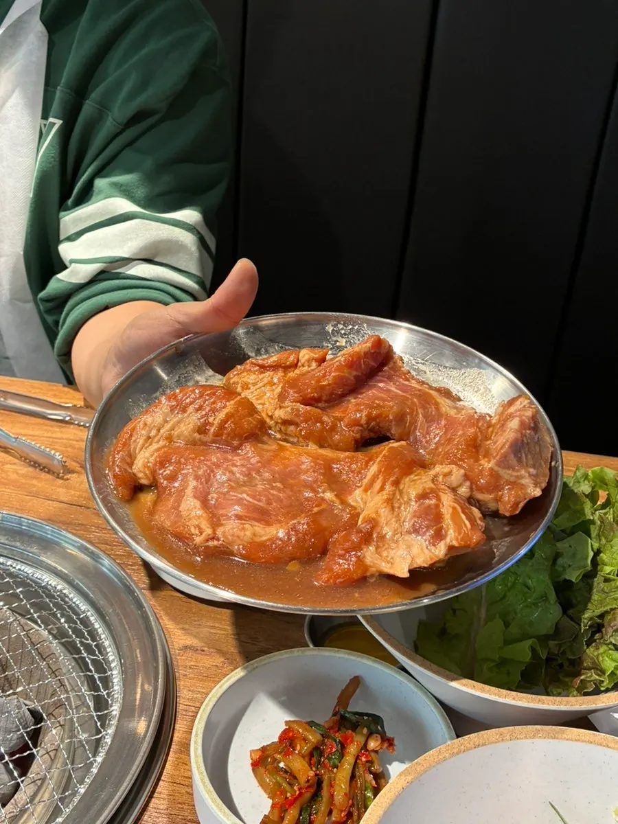 굽기 전 양심소 수제양념 돼지갈비