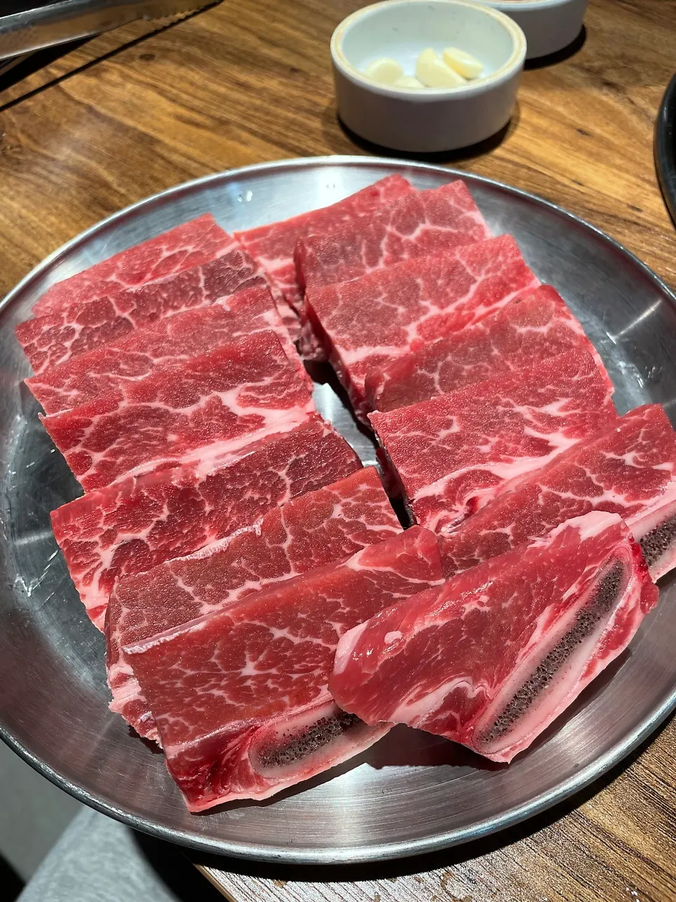 48시간 숙성 LA갈비 500g 접시