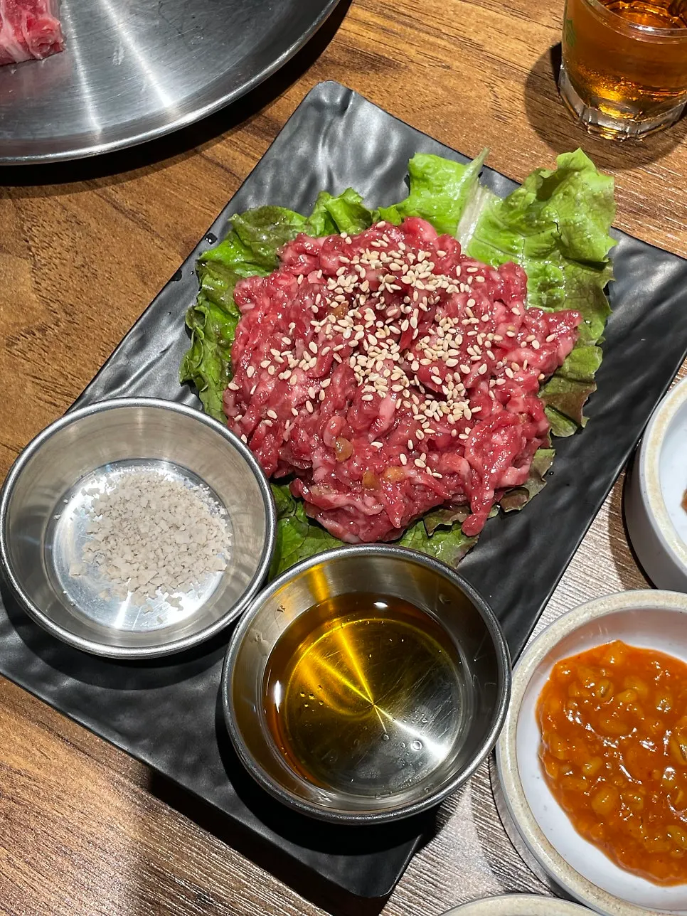 신선한 육회 클로즈업