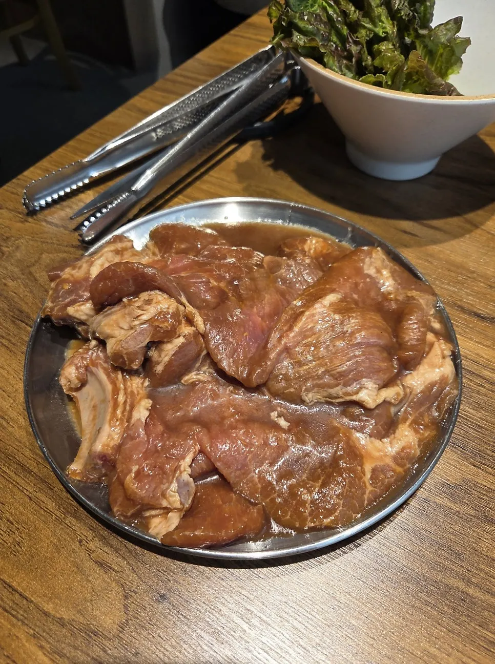 수제 양념돼지갈비 한 판 750g 상차림