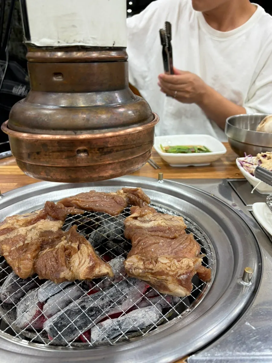 부드러운 솔트에이징 돼지갈비