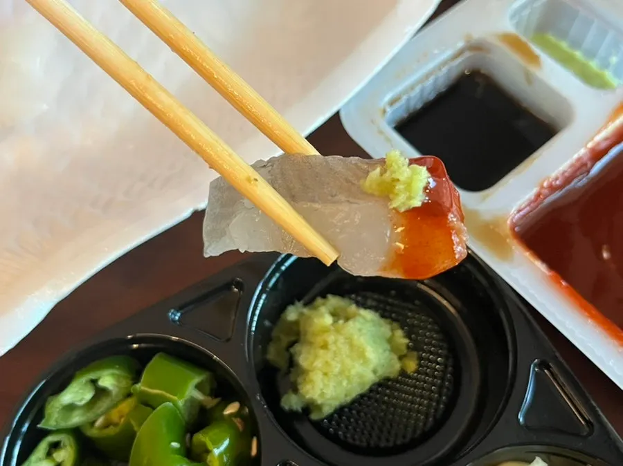 푸짐하게 차려진 회 포장 마무리 상차림