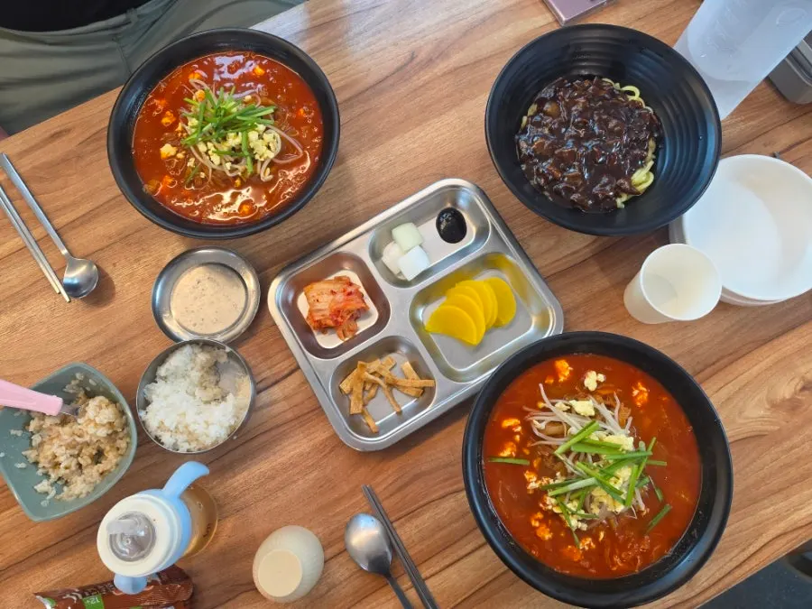 닭짬뽕과 추가 밥 관련 사진