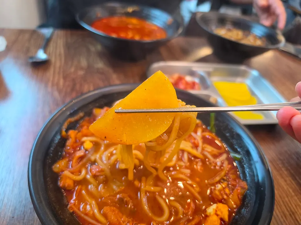 Jjamppong picante con pimienta añadida