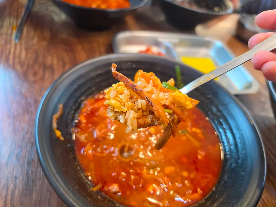 Forma de comer el jjamppongbap