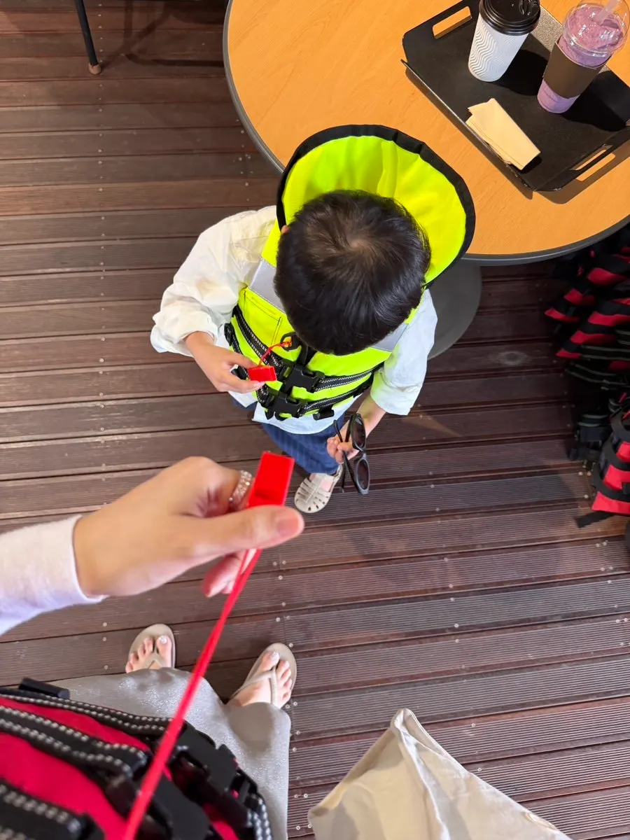 창가에서 마신 블루베리 스무디