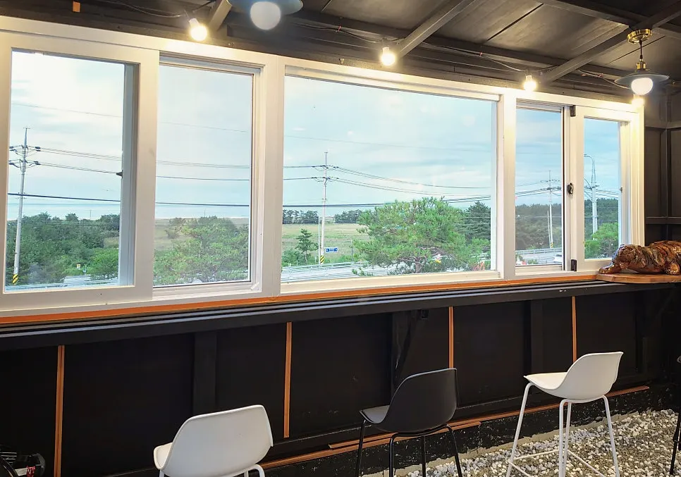 Waiting area at Eosiljang Sashimi Takeout