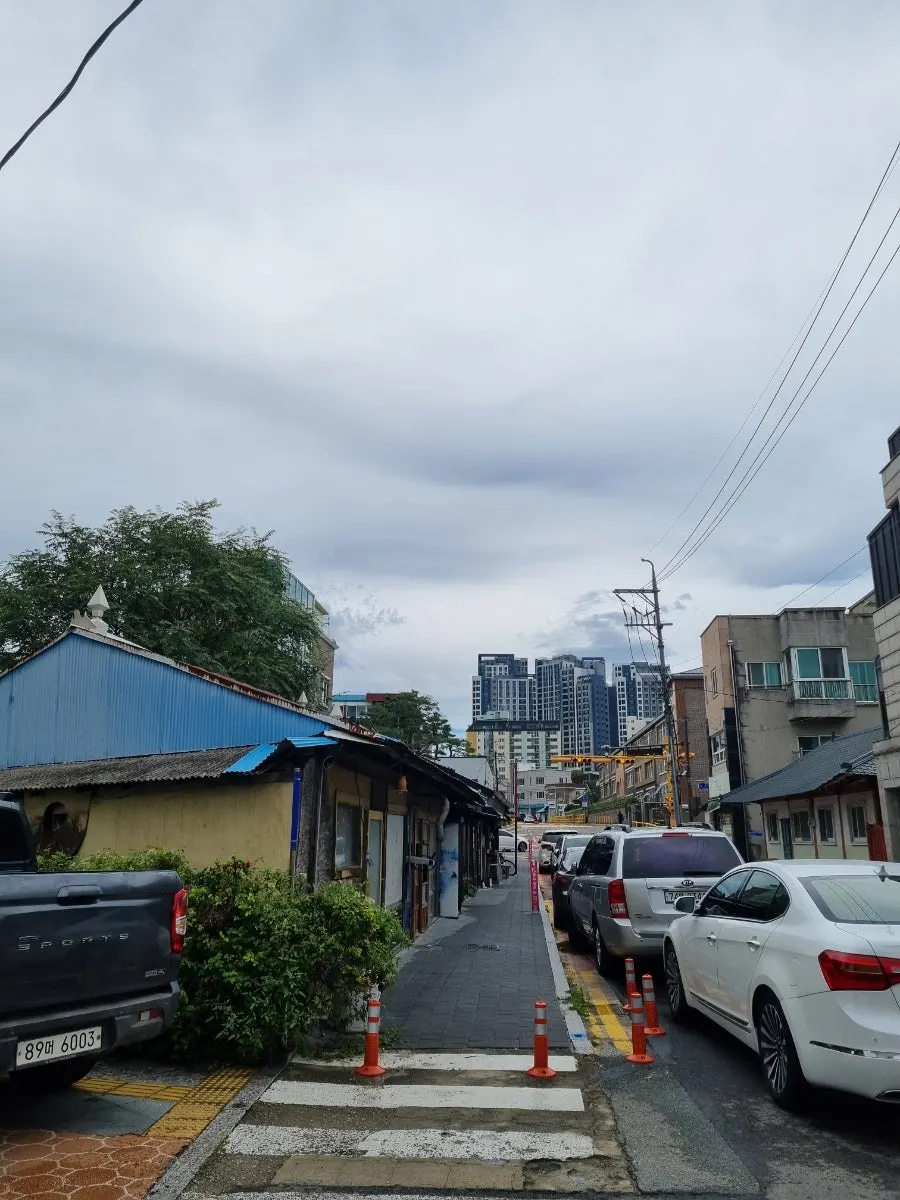 Retro-feeling alley scenery on Nammun 6-gil in Yangyang-eup