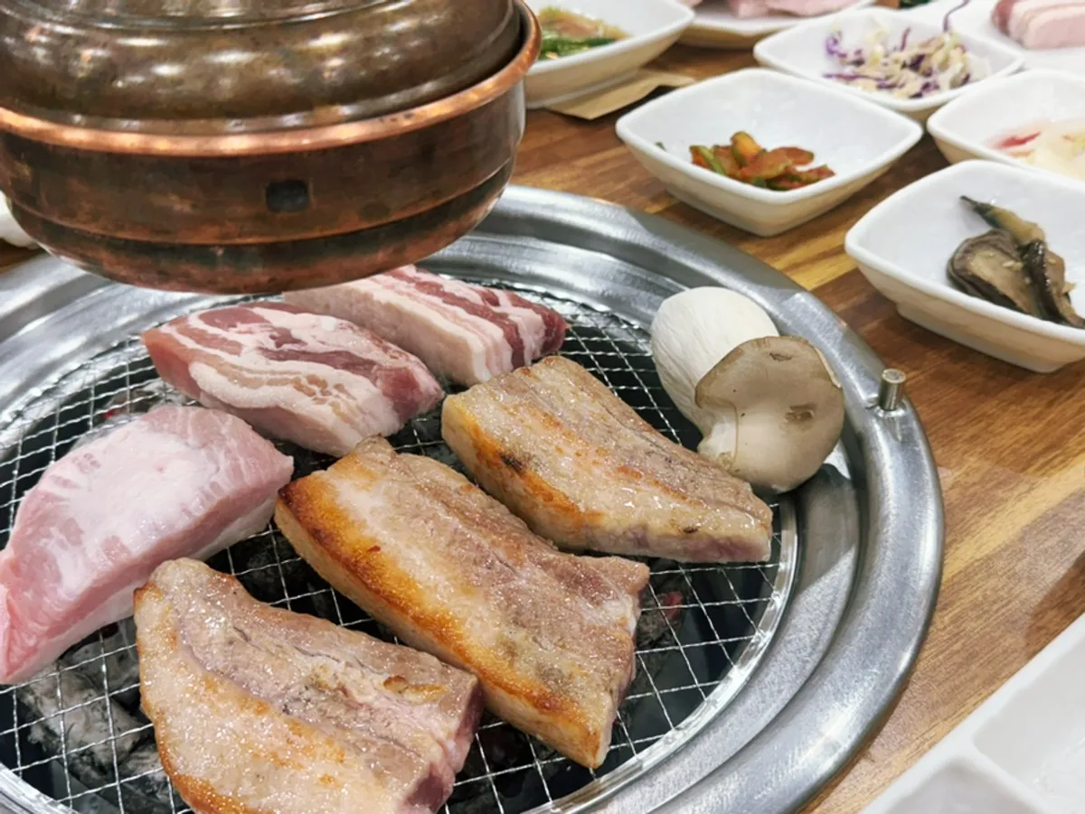 Hero image of Yeoyejeong barbecue restaurant in Yangyang