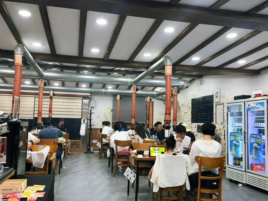 Evening wait at Yeoyejeong