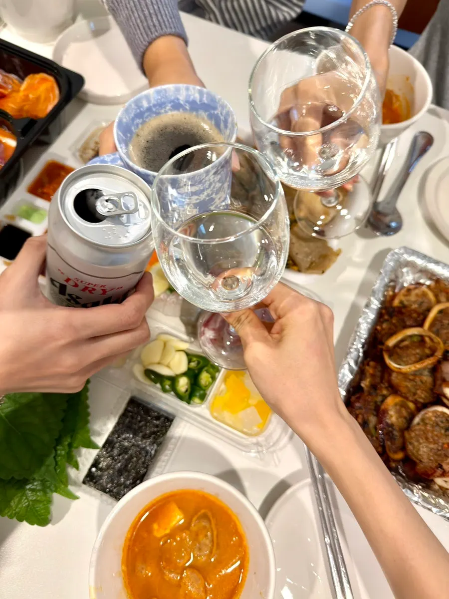 A full sashimi takeout spread enjoyed at the accommodation in Yangyang