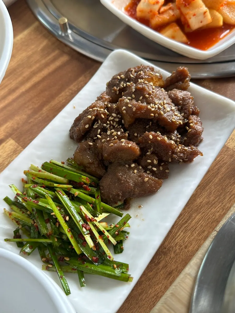 부드러운 양념돼지갈비 한 점