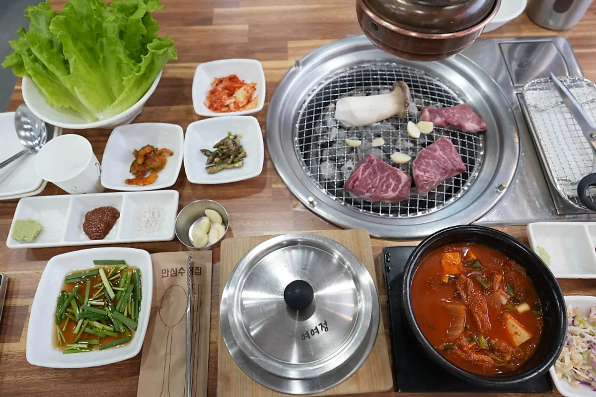 살치살과 솥밥, 김치찌개 한 상