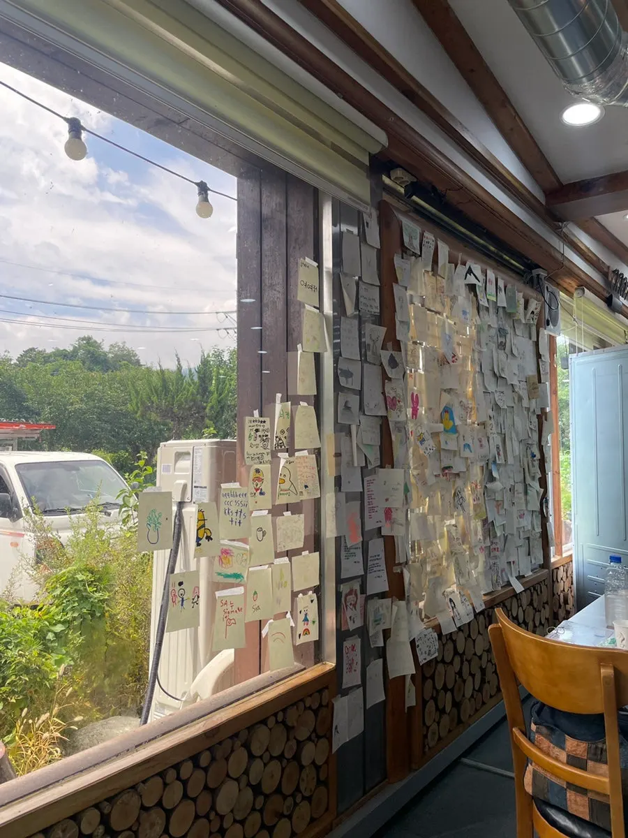 Interior seating at Yeoyejeong by the picture window