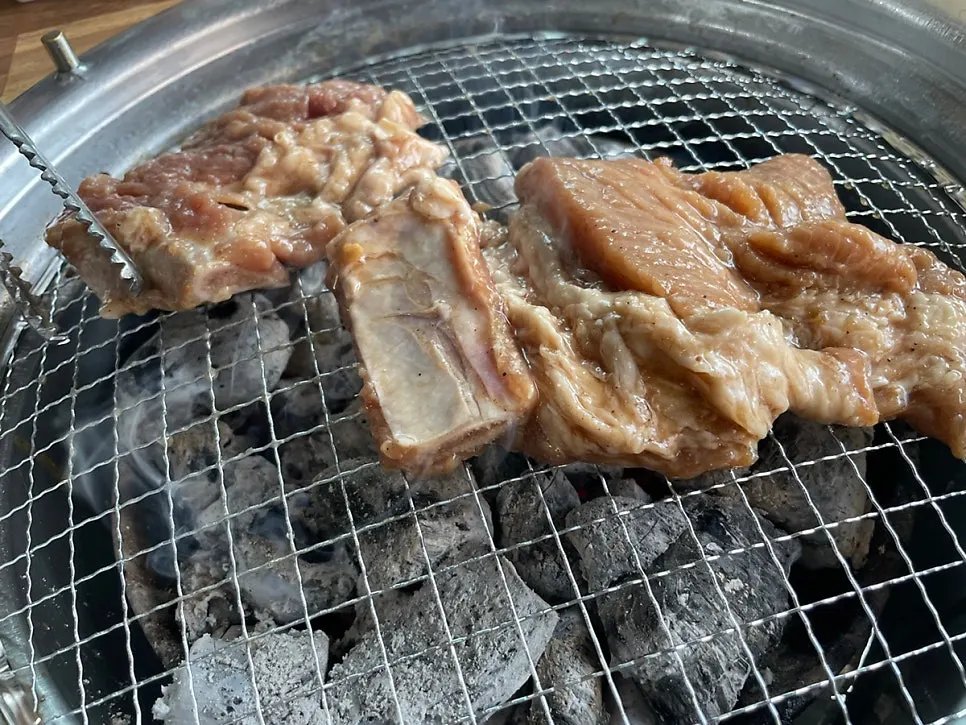 The portion size of one serving of marinated ribs