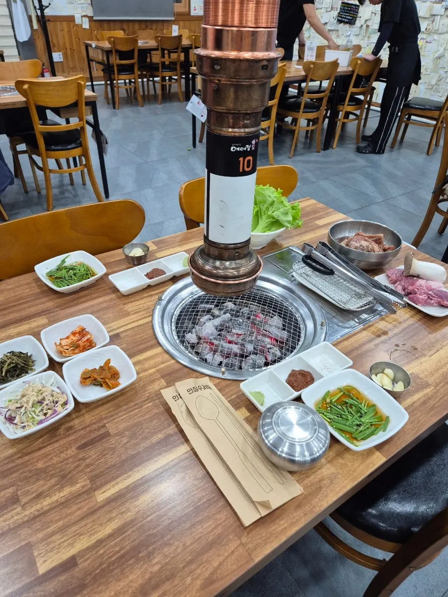 Plate of raw marinated and fresh galbi ordered at Yeoyejeong