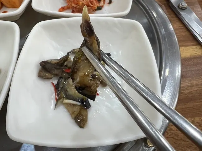 A full spread of Yeoyejeong's basic side dishes