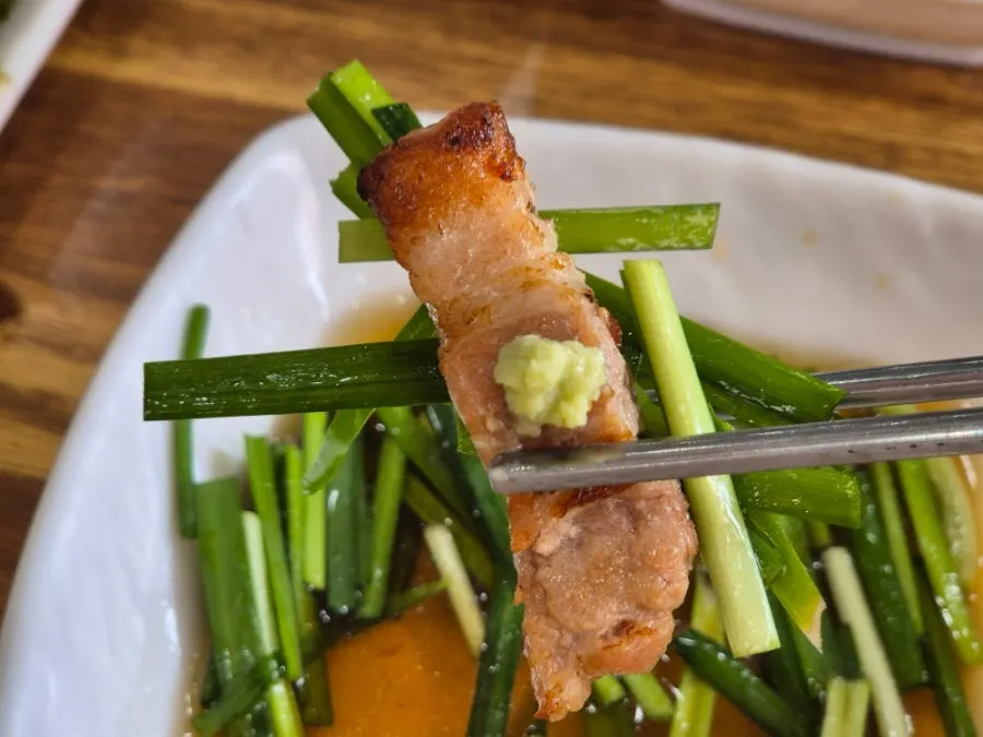 Juicy grilled pork belly