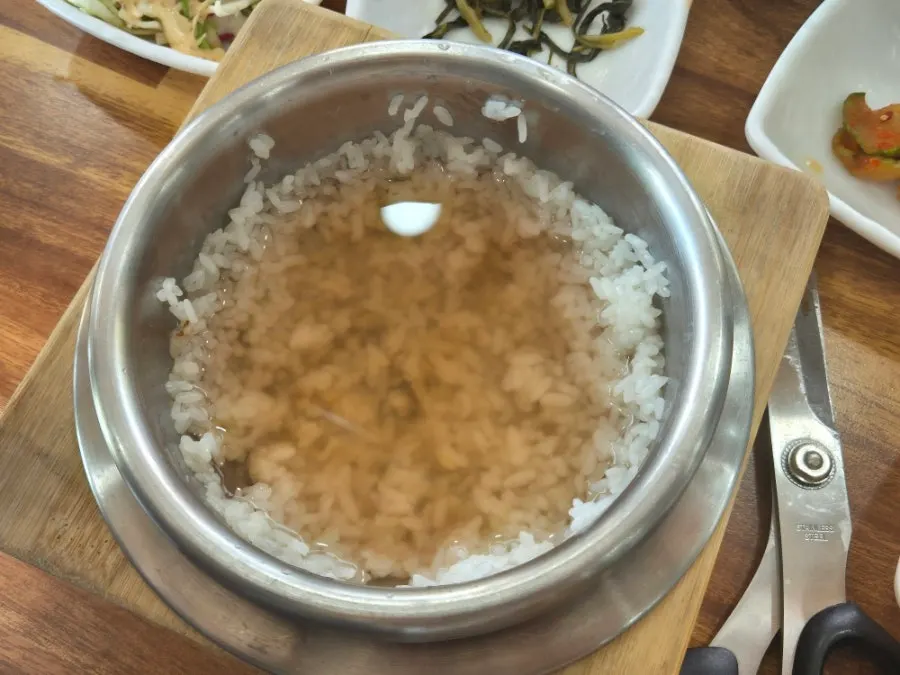 Warm sungnyung served at the end of the meal