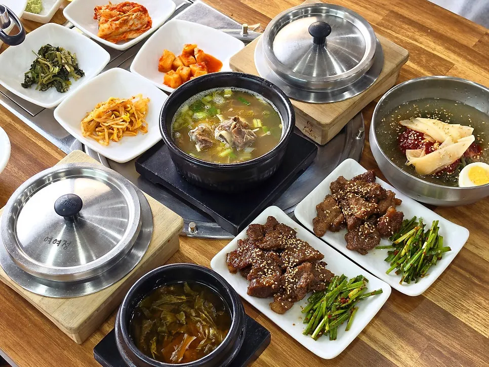 Table setting for the lunch special order at Yeoyejeong