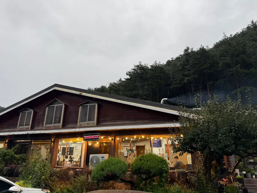 View of the scenery around Yeoyejeong