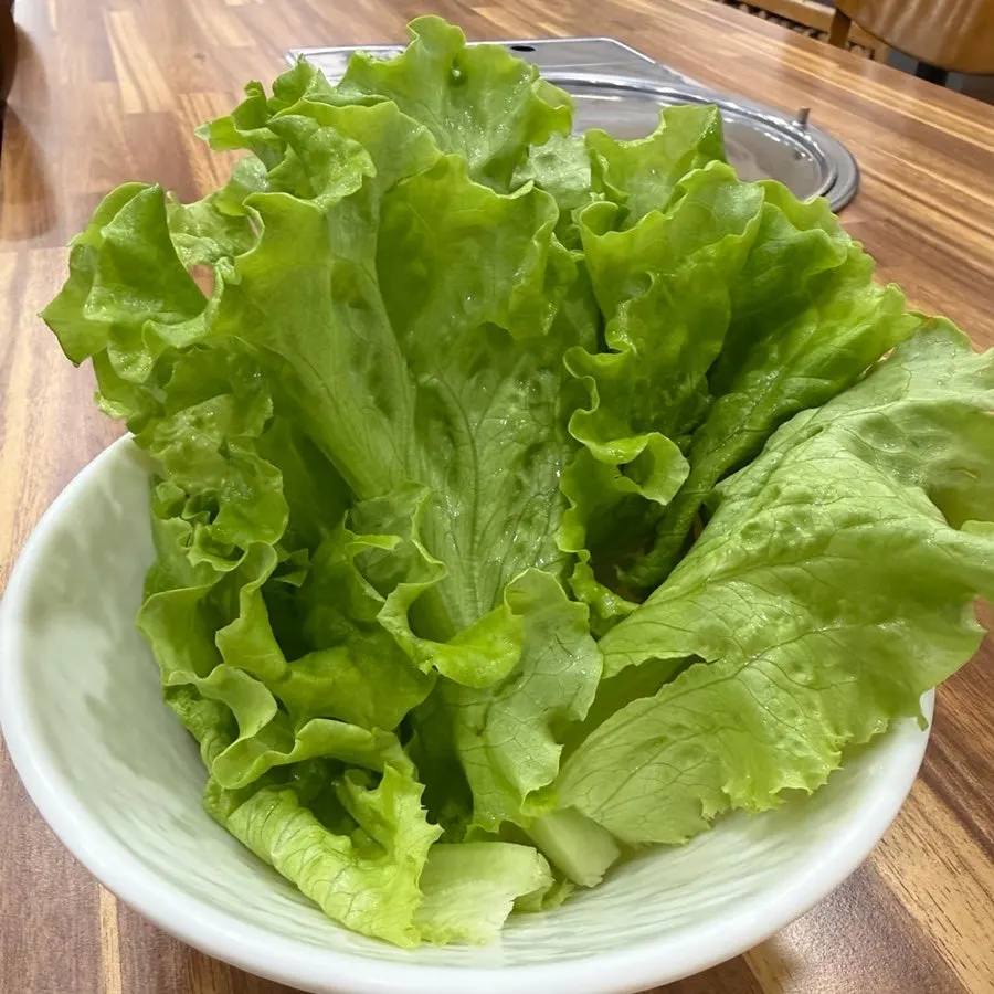 Side dish spread to accompany the meat