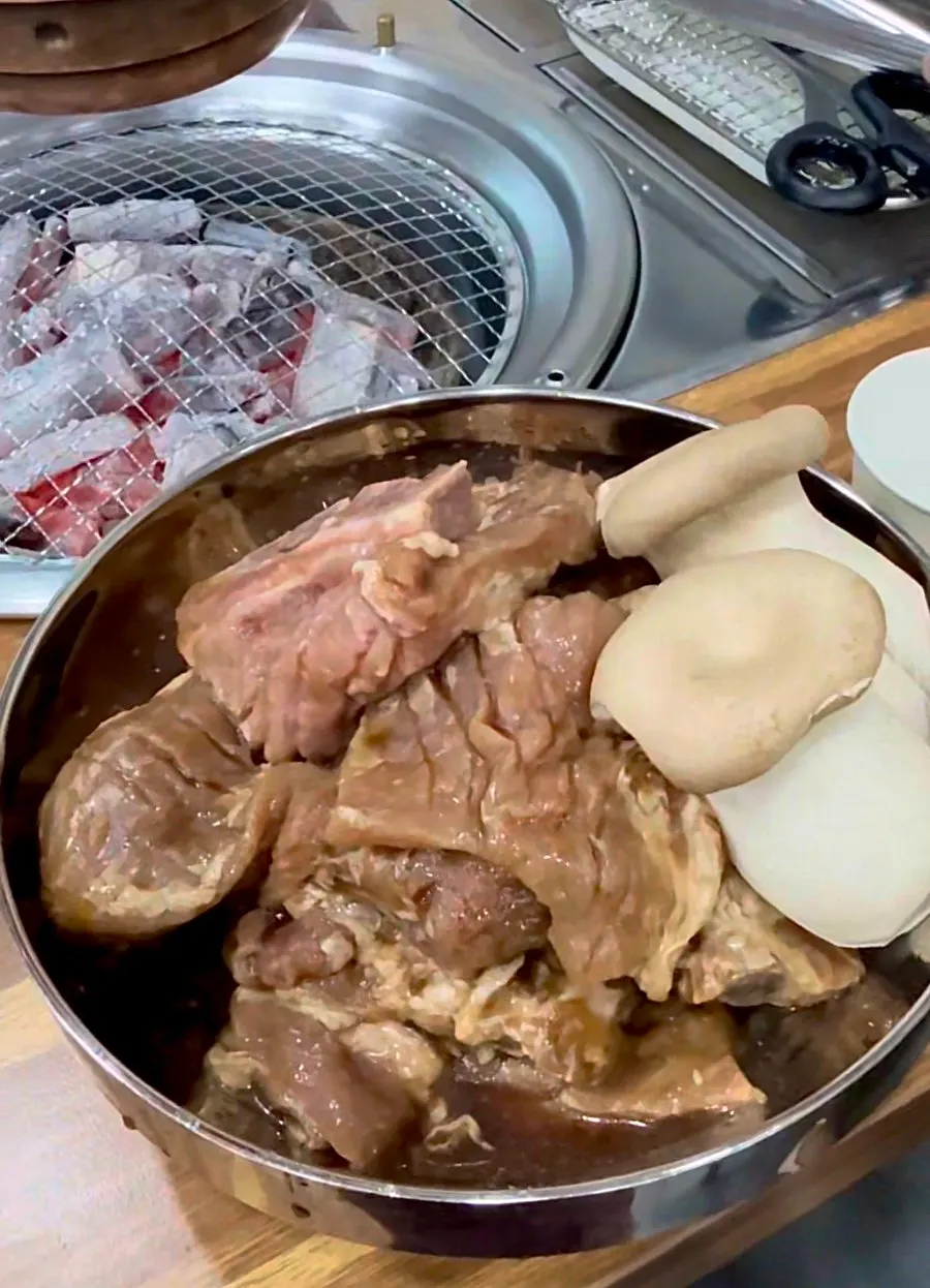 Yeoyejeong's marinated pork ribs marinated in house-made sauce