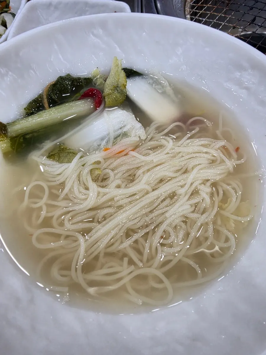 A bowl of Yeoyejeong's baek-kimchi noodles