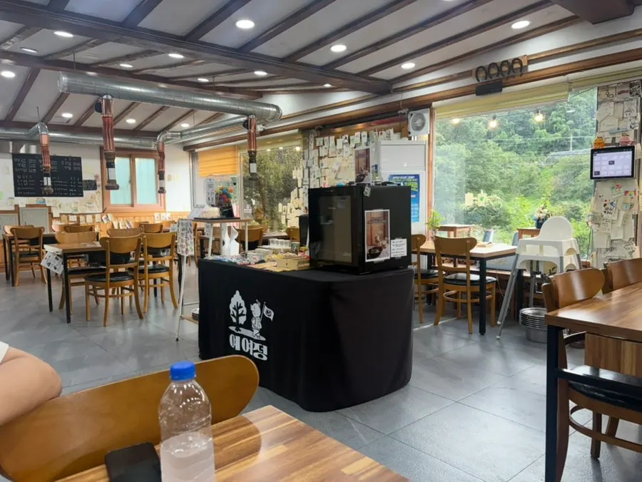 Spacious dining room inside Yeoyejeong