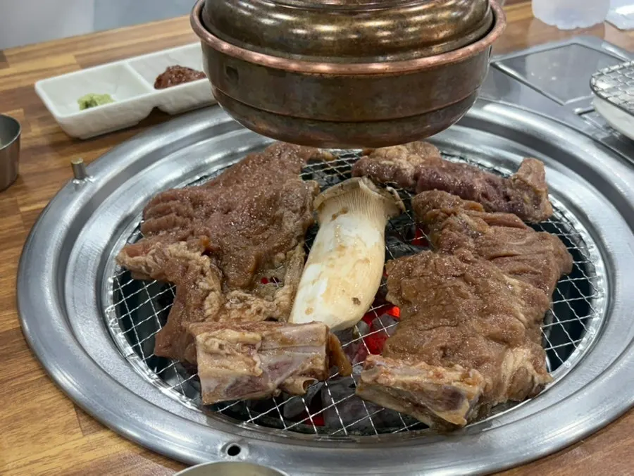 Marinated ribs grilling