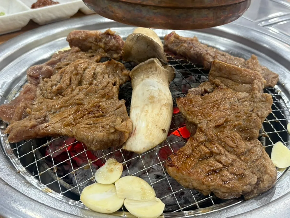 Marinated ribs cooked to a golden brown at Yeoyejeong