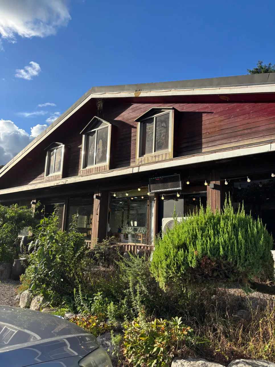 Exterior of Yeoyejeong, a barbecue restaurant in Seo-myeon, Yangyang
