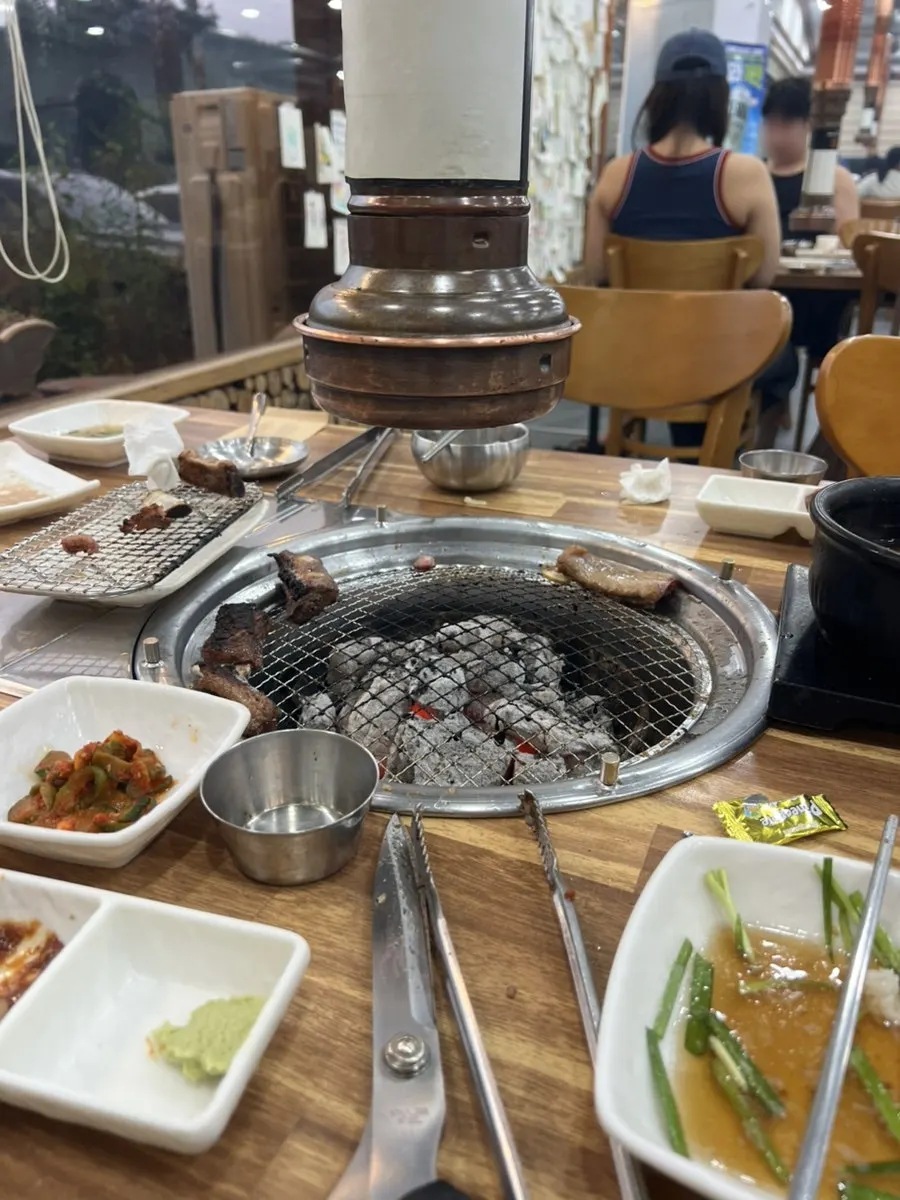 Table at Yeoyejeong after finishing the meal