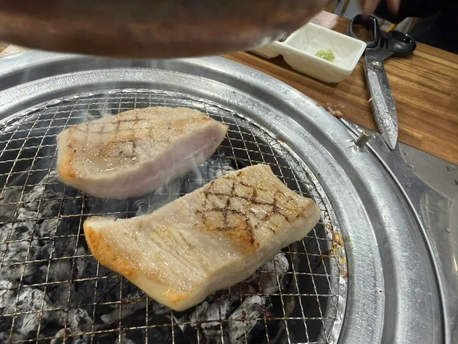 The grilling table at Yeoyejeong