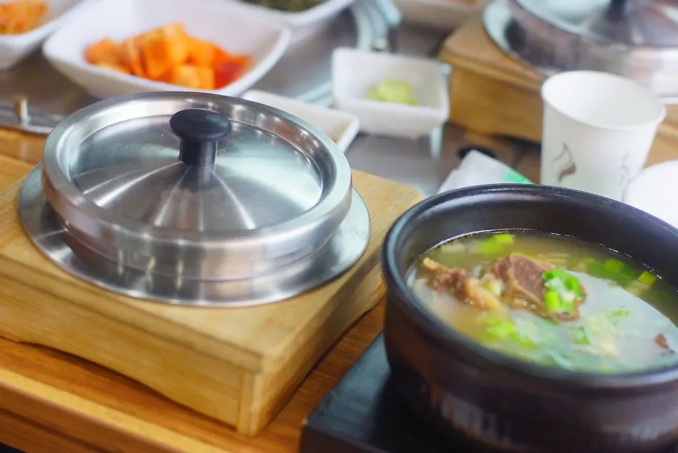 Basic table setting at Yeoyejeong