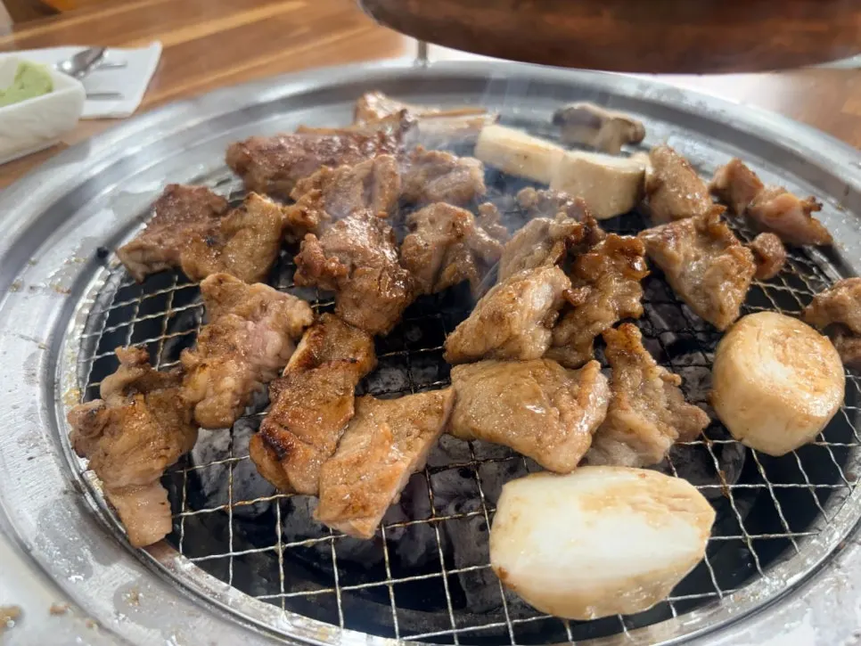 Glossy pork galbi cut into bite-sized pieces