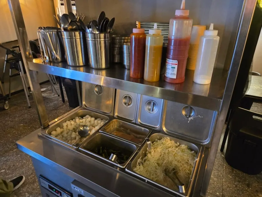 Cabbage side dish refilled from the self-service bar
