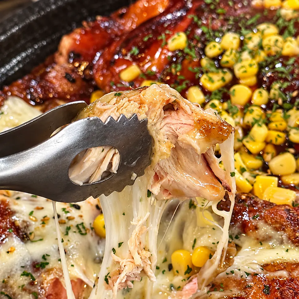 반반누룽지통닭 두 가지 맛