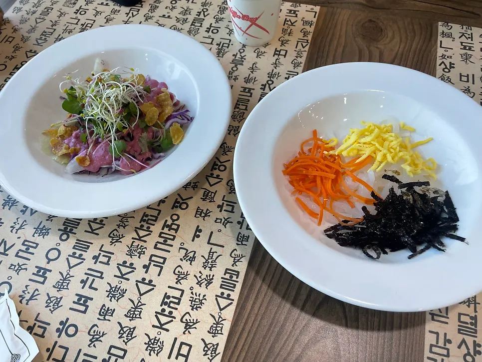 Selection of pre-meal dishes for a Korean set meal