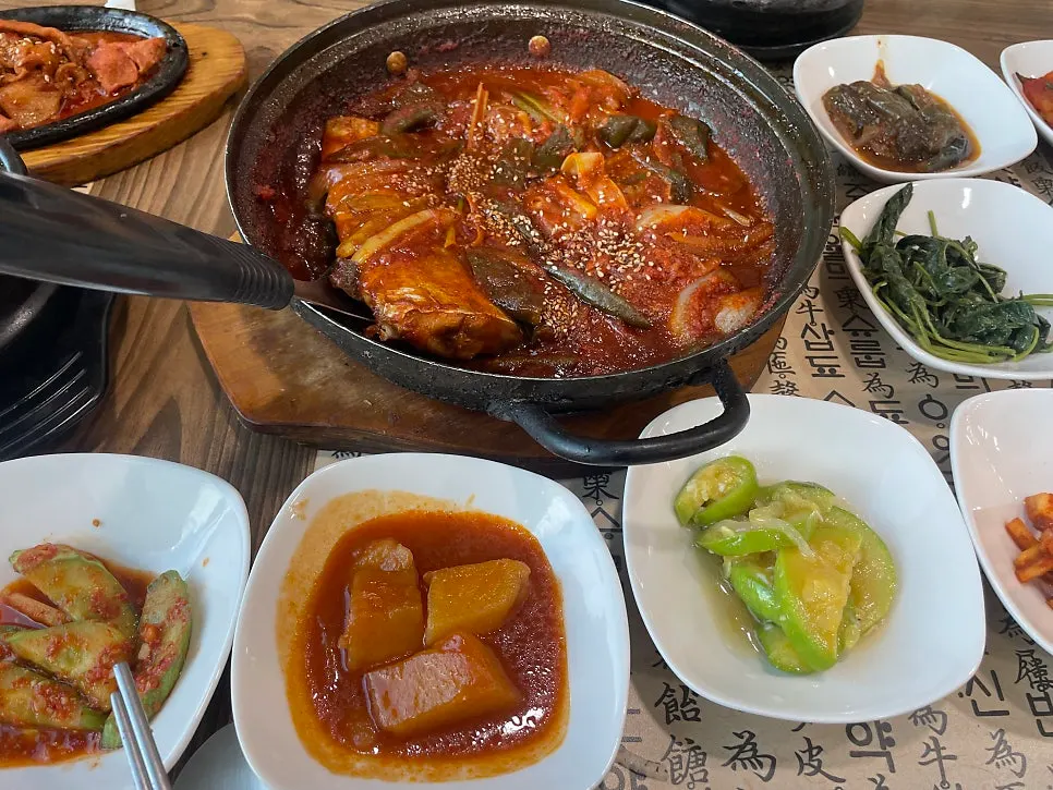 Braised cutlassfish and hot-stone-pot rice Korean set meal