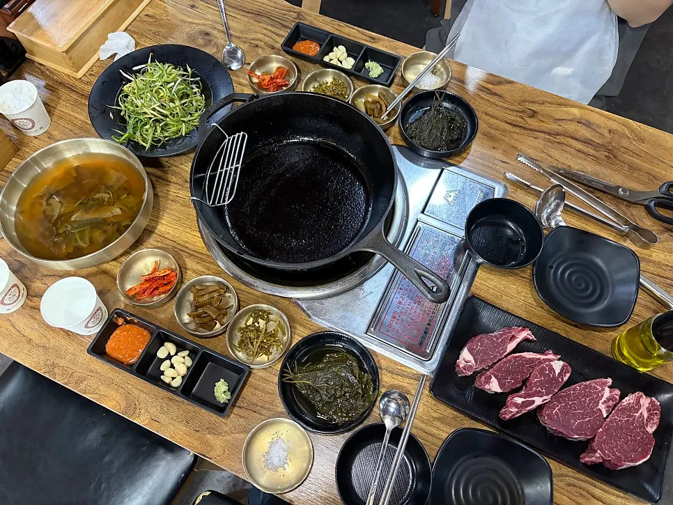 직접 구워주는 한우안심 무쇠팬 구이
