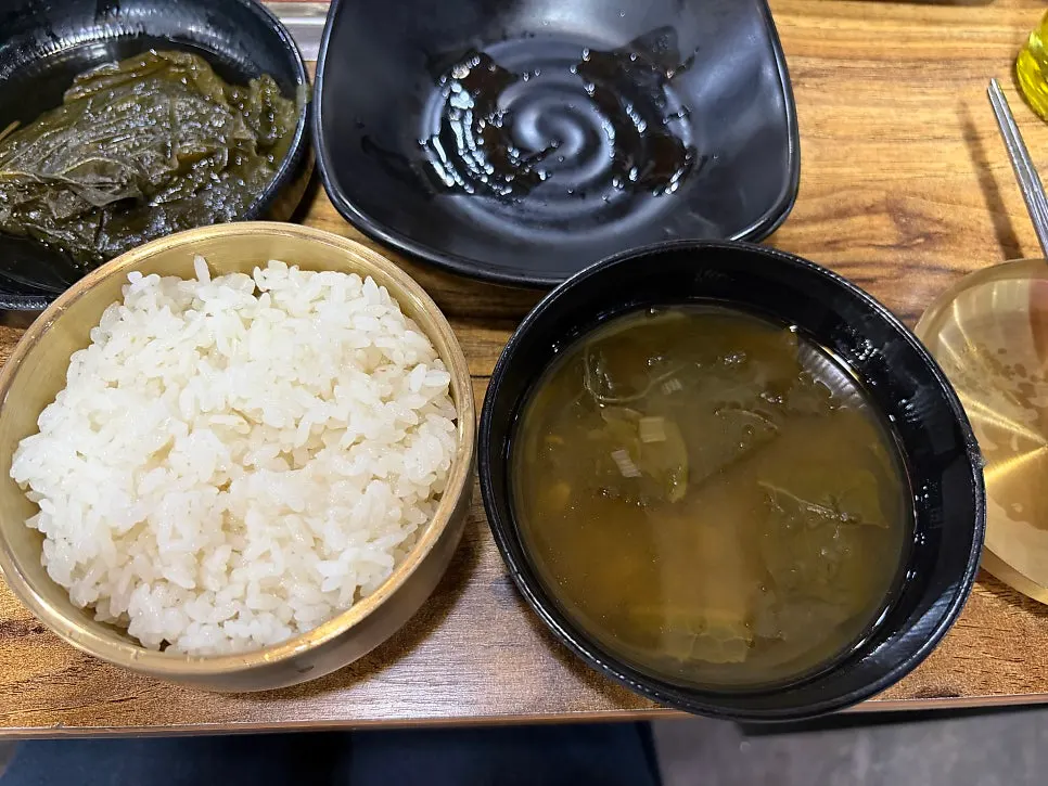 배추가 푹 익은 배추된장국 국물