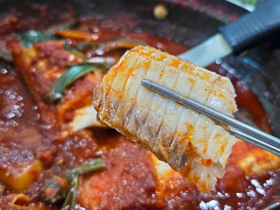 Thick cutlassfish flesh laid over rice