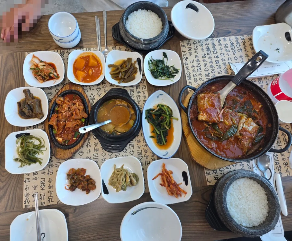 나들목 여주쌀밥 한정식 상차림